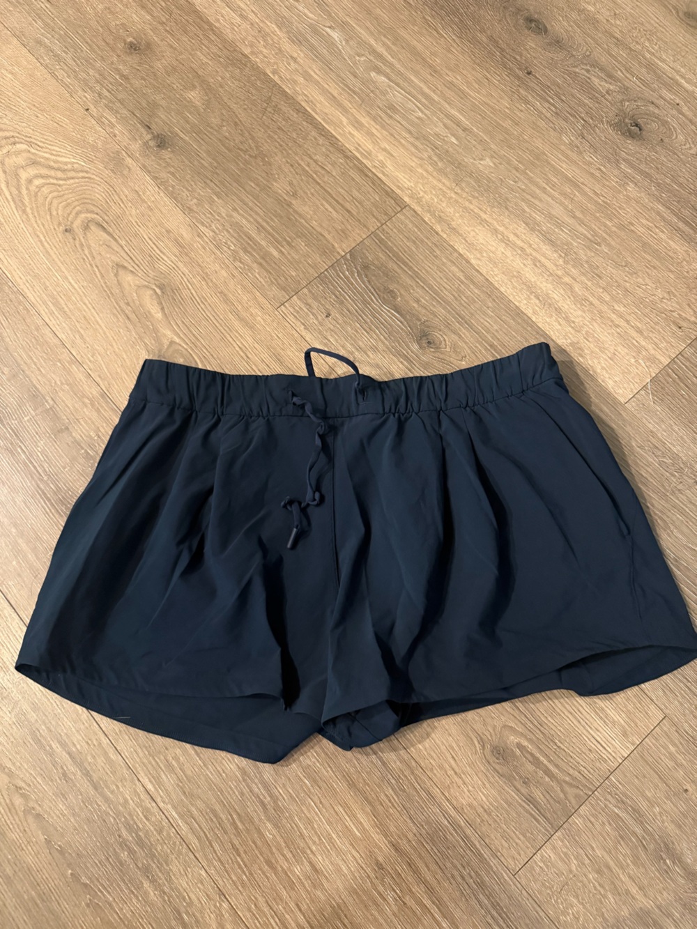 Lululemon Stroll at Sundown Shorts Size 12 Navy